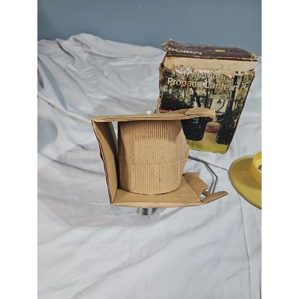 Dorcy Green‎ Vintage DORCY 71-1032 Propane Lantern with Box & Bottle